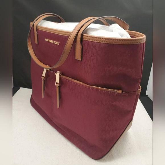 Final Price Michael Kors Pocket Nilon Tote Merlot/Gold Style - Picture 1 of 7